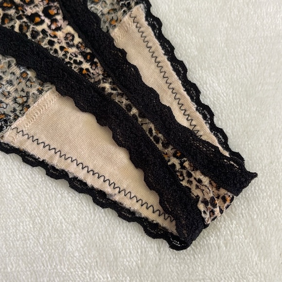 VICTORIA SECRET | Women’s Leopard and Black Trim Lace The Lace Thong Size S - Picture 4 of 6